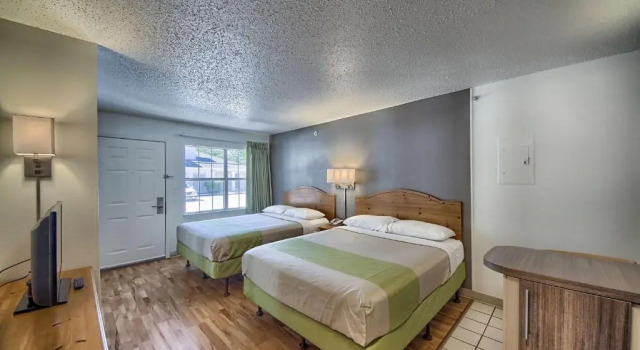 Четырёхместный номер Standard Studio 6 Extended Stay - San Antonio, TX - Six Flags