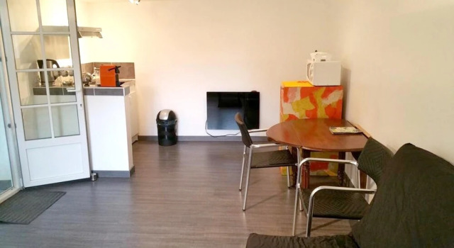 Studio in Saint-ay, With Wifi - 350 km From the Beach, Rezerwuj Hotel  