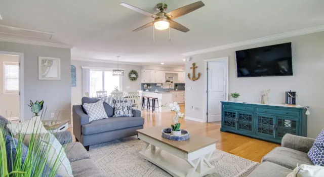 Коттедж 1 Mi to Beach: Fenwick Island Home w/ Boat Ramp