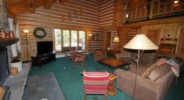 Коттедж Lenawee Log Home 4 Bedroom Holiday home by Key to the Rockies