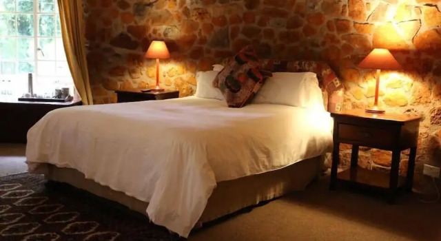 Royal Zimmer Imba Matombo