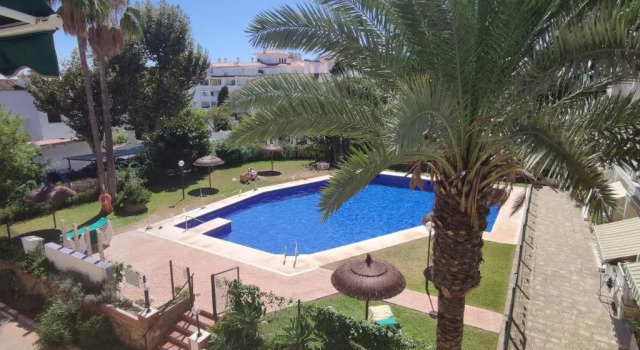 Carihuela Palace Studio 303 Beach Playa, Забронировать Отель Отели Торремолинос с бассейном, рядом с Парафия Архангела Михаила, Бассейн