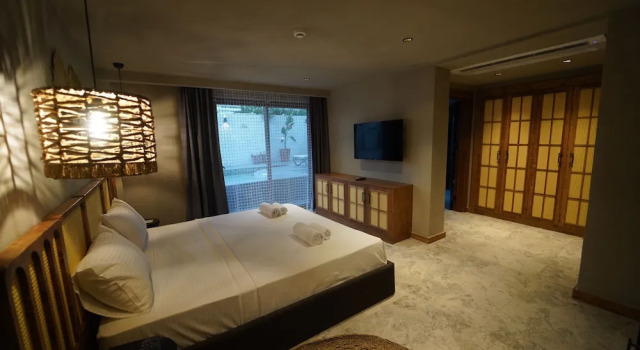 Icon Beach Suites Hotel