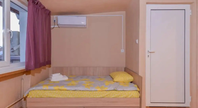 Cosy Top Floor Studio on Patriarh Evtimiy Blvd, Забронировать Отель Отели Софии 3 звезды, рядом с Королевский дворец, 3*