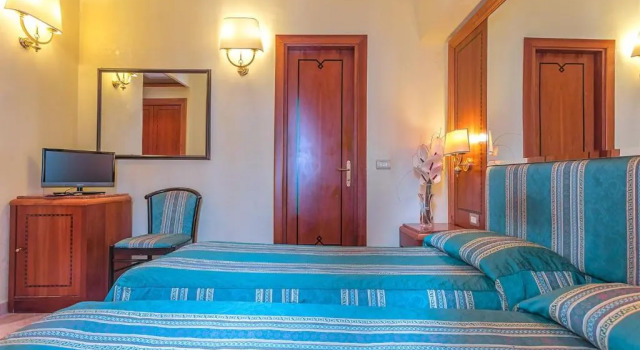 Трёхместный номер Standard Raeli Hotel Floridia