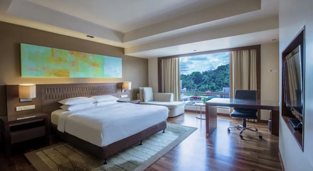 Двухместный клубный номер Hyatt Regency Kinabalu