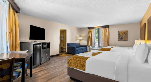 Четырёхместный номер Standard Best Western Toni Inn