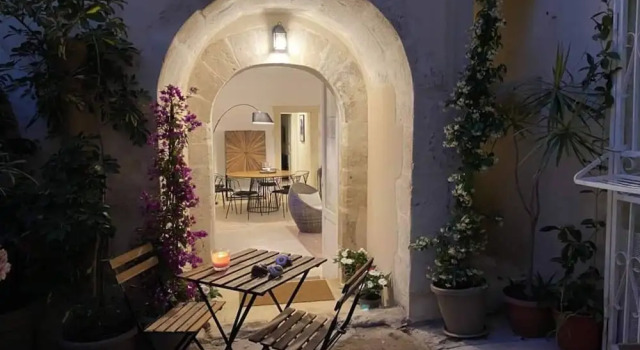 Апартаменты с 2 комнатами Croce Luxury Apartment With Air Conditioning, Wi-fi N0975