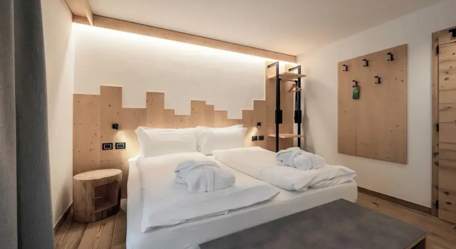 Номер Superior Spires Hotel
