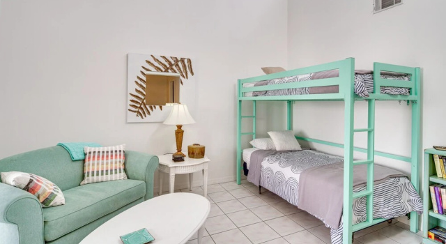 Апартаменты Satellite Beach Townhome w/ Patios, & Beach Gear