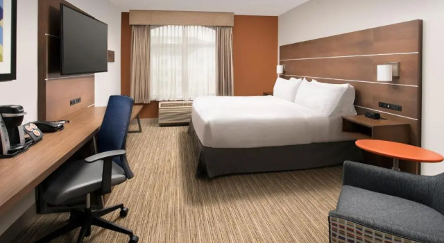 Номер Standard Holiday Inn Express & Suites Baltimore - BWI Airport North by IHG