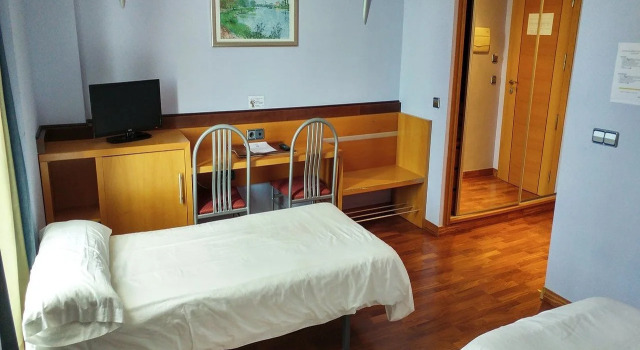 Hotel Isur Llerena, Забронировать Отель Отели Badajoz Province с завтраком, Завтраки