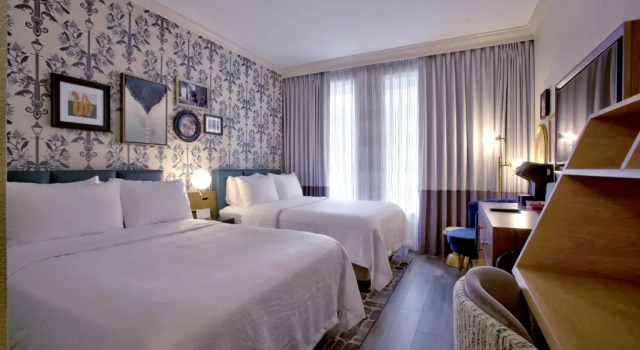 Номер Standard Royal St. Charles Hotel
