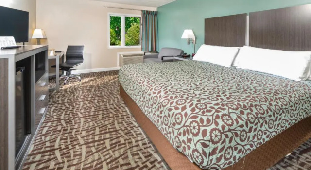 Люкс BridgePointe Inn & Suites by BPhotels, Council Bluffs, Omaha Area