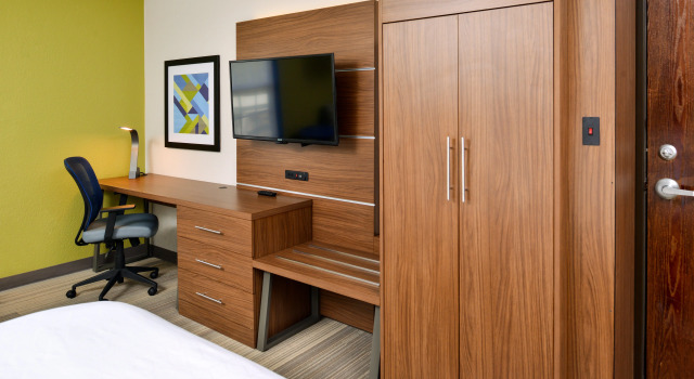 Holiday Inn Express Hotel & Suites North Kansas City, an IHG Hotel, Prenota Hotel North Kansas City 