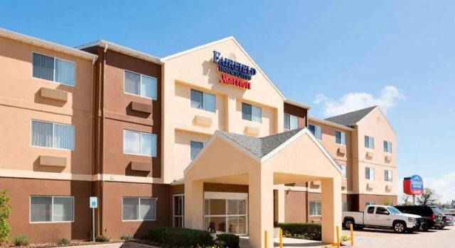 Кровать в общем номере Fairfield Inn & Suites by Marriott Tyler South