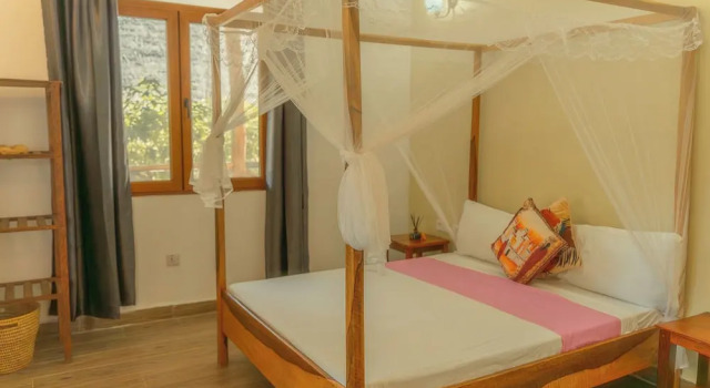 Семейный номер Standard с балконом и с видом на бассейн Sunset Mkuu Boutique Hotel
