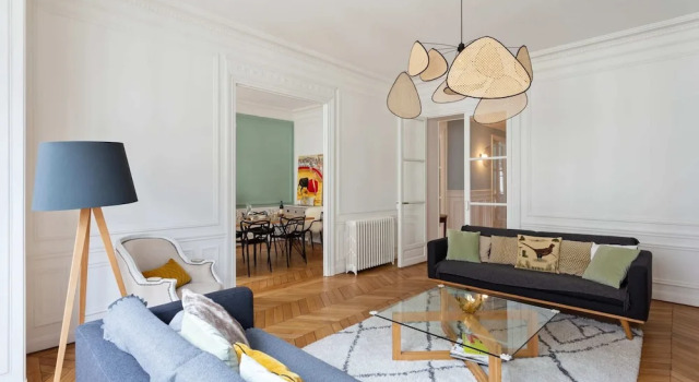 Luxury and Spacious Apartment in the Heart of Paris, Забронировать Апартаменты/квартира Париж Иль-де-Франс, рядом с Вокзал Сен-Лазар