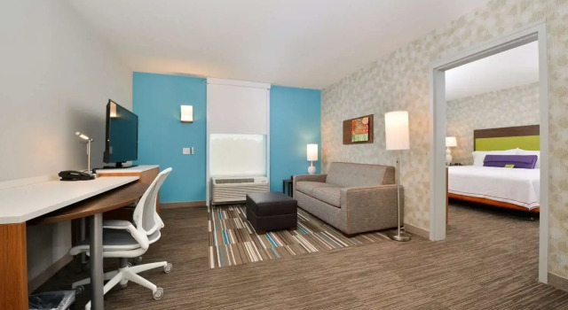 Двухместный люкс c 1 комнатой Home2 Suites By Hilton DuPont