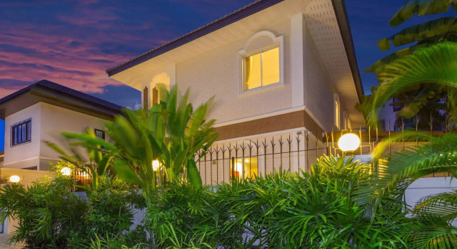 Villa Waree 5 minutes from City and Beach