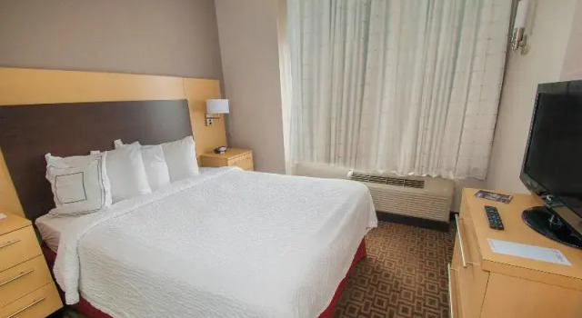 Четырёхместный люкс TownePlace Suites by Marriott Scranton Wilkes-Barre