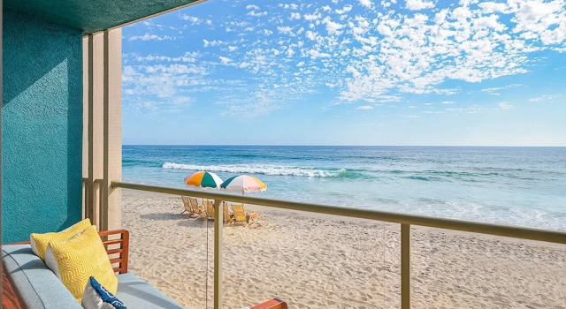Четырёхместный номер Standard с балконом и с красивым видом из окна Beach Terrace