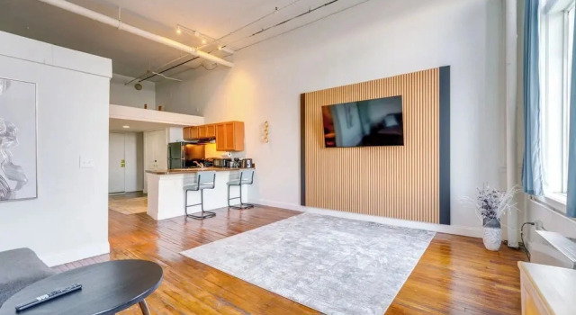 Steps to Riverwalk! City-view Condo in Corktown, Забронировать Апартаменты/квартира Апартаменты Детройта, рядом с Michigan Central, Апартаменты/квартира