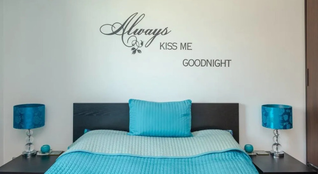 Lovely 1BR Home by River Thames W/balcony 2 Guests, Забронировать Отель Отели Англии 3 звезды, 3*