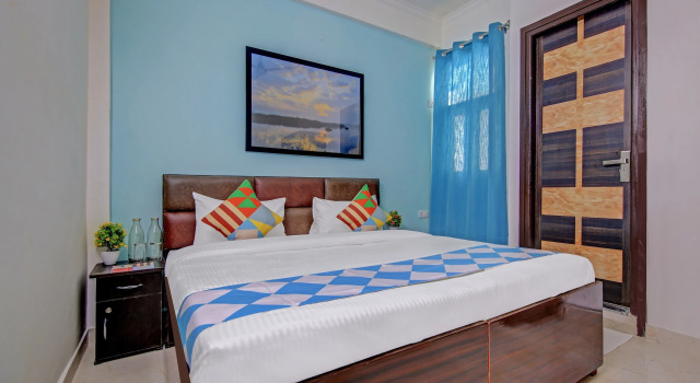 OYO Townhouse Saket Residency 1 Delhi