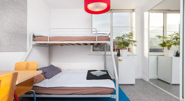 HENRIETTA, Carlton Studio Apartment, Забронировать Апартаменты/квартира Карлтон Мельбурн, рядом с Верховный суд Виктории
