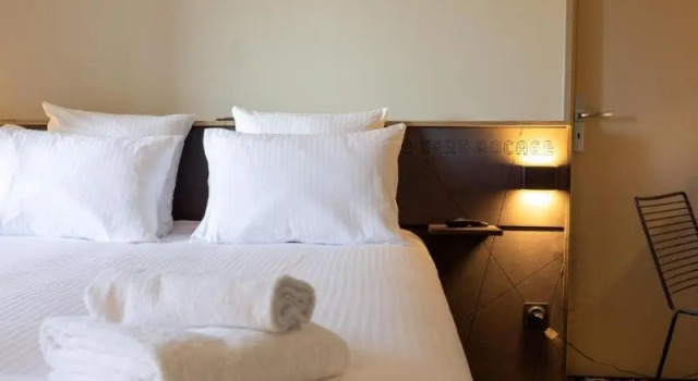 Полулюкс Standard Logis Hôtel & Restaurant Le Vert Bocage