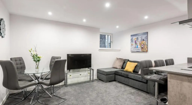 Casa Fresa - Castle Heights Apartment, Забронировать Апартаменты/квартира Отели Ангус с парковкой, Парковка