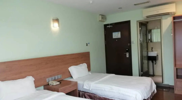 One Inn, Rezerwuj Hotel Hotele w Sarawak z parkingiem, Parking