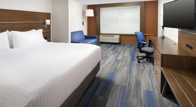 Двухместный люкс Holiday Inn Express & Suites Altoona by IHG