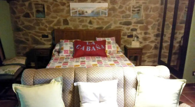 Studio with enclosed garden and wifi at Valencia de Alcantara, Rezervați Casă de vacanță Vile în Extremadura, Vilă