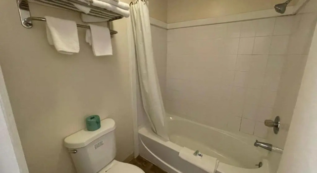 Четырёхместный номер Standard Tourist Inn