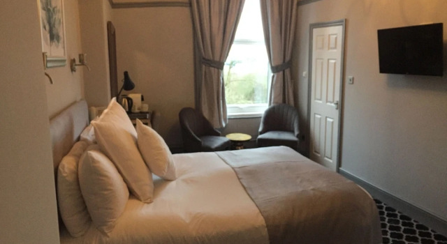 Hillcrest Hotel