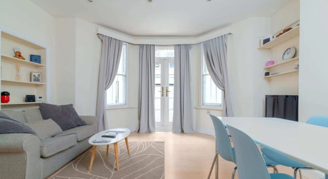 Homely Apartment near Olympia by GuestReady, Varaa Huoneisto Asunnot kohteessa Merseyside, Huoneisto
