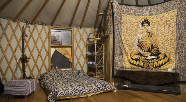 Yurt Located in a Little oak Grove, Reserva ahora Casa o chalet Amirim 