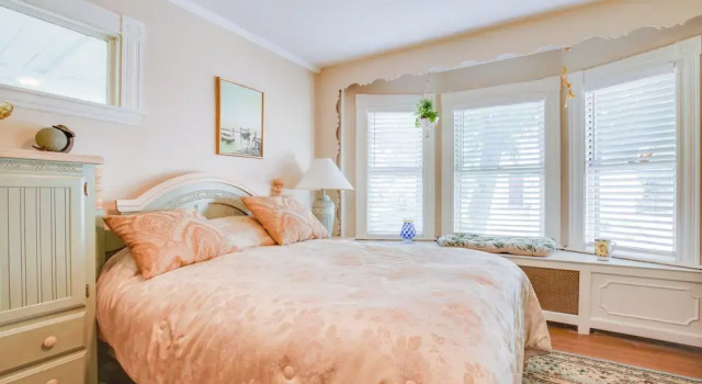 Quaint Beverly Townhome: Walk to Beach & Downtown!, Κράτηση Ξενοδοχείο Μπέβερλι Νορθ Σορ