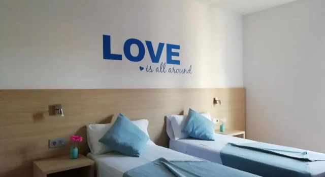 Двухместный номер Standard с видом на бассейн Hotel Mediterrani Express