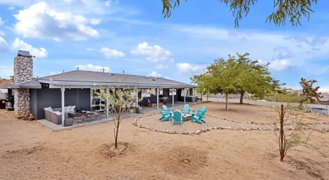Коттедж Casa Cosmic - Hot Tub & Fire Pit 3 Bedroom Home