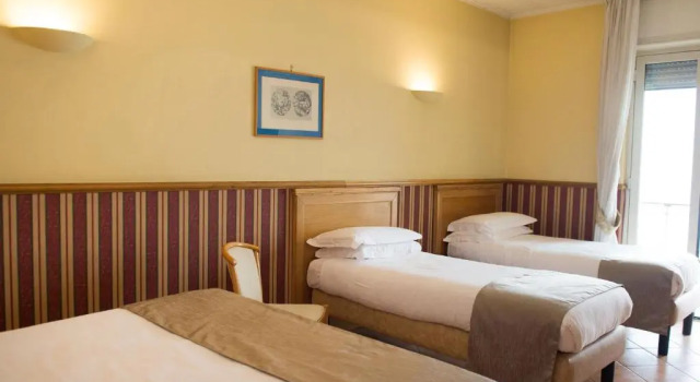 Четырёхместный номер Standard Hotel Leopardi