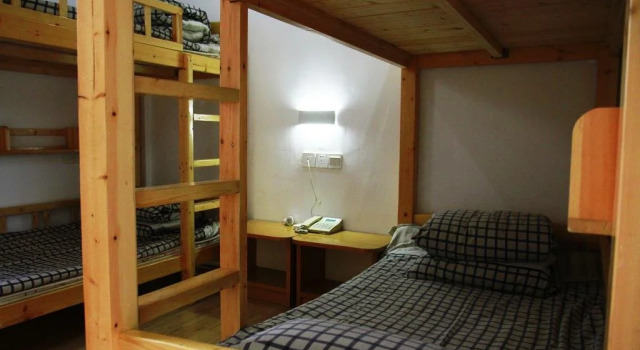 Ge Garden International Youth Hostel, Prenota Ostello Hotel a Jiangsu con parcheggio, Parcheggio