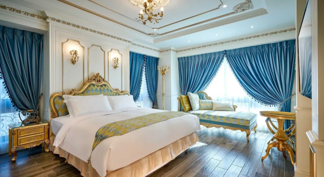 Номер Premium Sun Moon Lake Queen Castle Hotel