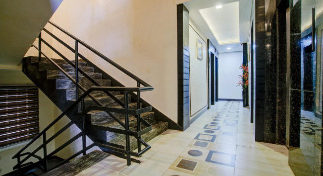OYO 76908 Hotel South Avenue, Забронировать Отель Отели Коччи 3 звезды, 3*