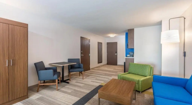 Люкс Holiday Inn Express Hotel & Suites Eau Claire North by IHG
