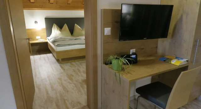 Apartamento 2 dormitorios con balcón Apartment Madlaina