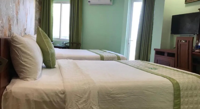 Трёхместный номер Standard с балконом Green Park Hotel