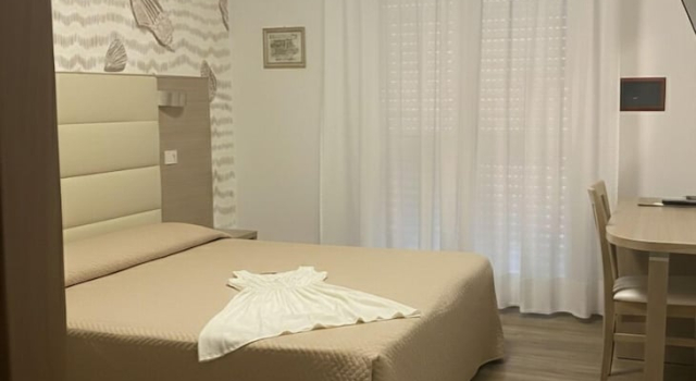 Двухместный номер Standard с балконом и с видом на внутренний двор Hotel Columbia & Ninfea